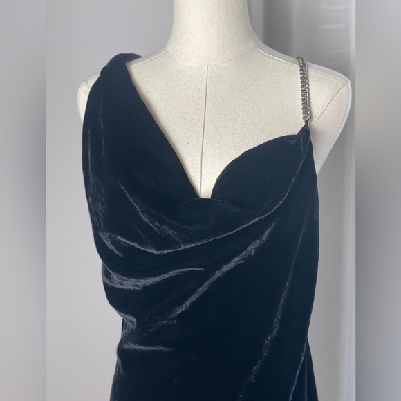 NWT Zara Black Velvet Asymmetric Chain Dress Blogger's Favorite 9274/507 Medium - Picture 6 of 11